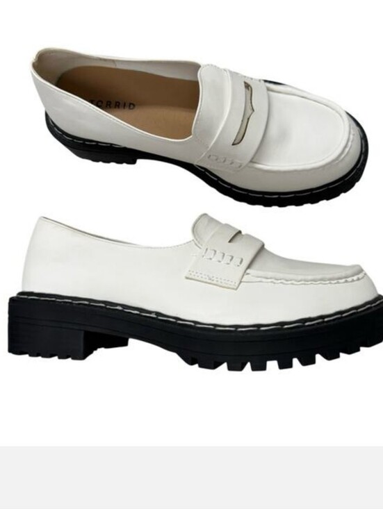torrid Shoes - NWT TORRID 9 WIDE CHUNKY LUG SOLE WHITE PENNY LOAFERS